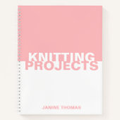 Minimalistisch Meisje Roze Wit Naam Breien Project Notitieboek (Voorkant)