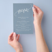 Minimalistisch menu met een mosterd blauw kalligra (Hand)