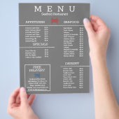 Minimalistisch menu voor zeevruchtenkrabgrillresta (Hand)