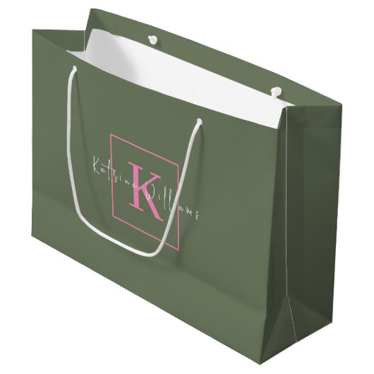 Minimalistisch merklogo saliegroen roze monogram groot cadeauzakje (Voorkant Gekanteld)