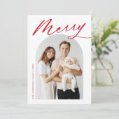 Minimalistisch Merry Red Script 2 Foto Feestdagenkaart (Staand voorkant)
