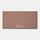 Minimalistisch Mocha Mousse Beige Preppy Monogram Bureaumat (Voorkant)