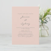 Minimalistisch modern Blush Grey Script Weddenscha Kaart (Staand voorkant)