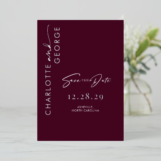 Minimalistisch modern Bourgondisch zilver sparen d Folie Uitnodiging (Staand Voorkant)