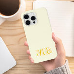 Minimalistisch modern geel Initiaal monogram Case-Mate iPhone Case<br><div class="desc">Bleek geel minimalistisch modern Initiaal monogram telefoonhoesje. Creëer uw eigen gepersonaliseerde iPhone Case met aangepaste initiaal naam.</div>