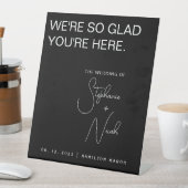 Minimalistisch modern huwelijkswelkomstbord zwart reclamebord met voetstuk (Insitu)