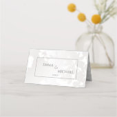 Minimalistisch modern monochroom bruiloft zilver plaatskaartje (Achterkant)