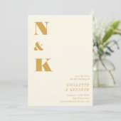 Minimalistisch modern monogram geel weddenschap save the date (Staand voorkant)