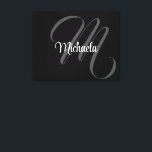 Minimalistisch modern monogram initiaal canvas afdruk<br><div class="desc">Minimalistisch modern monogram initiaal,  zwart wit.  douanenaam met een krommend initiaal achter op een zwarte kleur.</div>