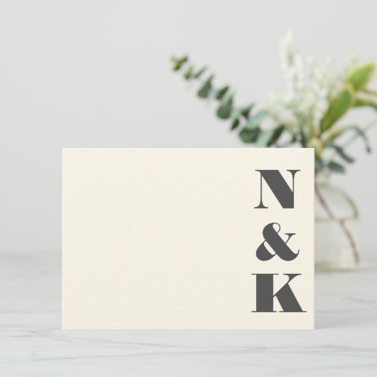 Minimalistisch Modern Monogram Ivoor Cream Bruilof Notitiekaartje (Staand voorkant)