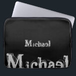 Minimalistisch modern monogram met de naam zwarte laptop sleeve<br><div class="desc">Moderne minimalistic monogram name black white. Personalizable custom name on a black color.</div>