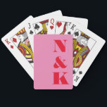 Minimalistisch Modern Monogram Roze Rode Aangepast Pokerkaarten<br><div class="desc">Minimalistische Moderne Monogram Bruiloft Gepersonaliseerde Speelkaarten in Roze en Rood</div>