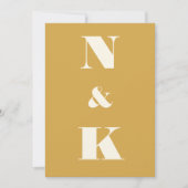Minimalistisch modern monogram Saffron Yellow Wedd Kaart (Voorkant)