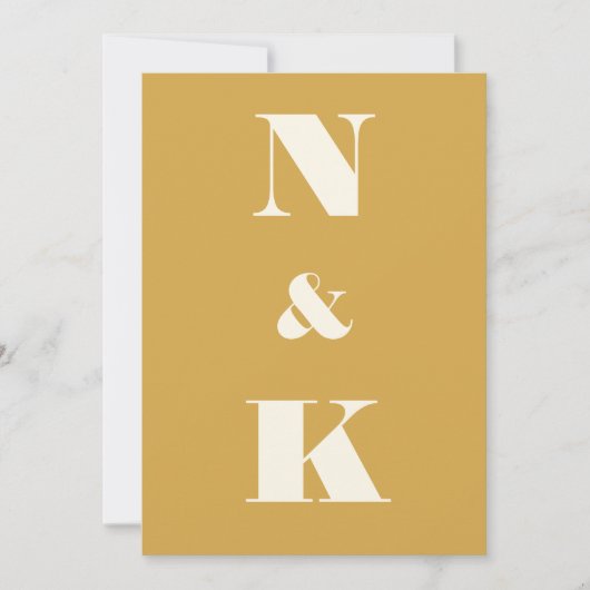Minimalistisch modern monogram Saffron Yellow Wedd Kaart (Voorkant)