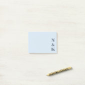 Minimalistisch Modern Monogram Zachte Blauwe Maatw Post-it® Notes (Op bureau)