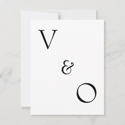 Minimalistisch modern monogram zwart-wit huwelijk RSVP kaartje (Achterkant)