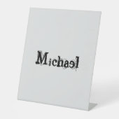 Minimalistisch modern monogram, zwarte grijs reclamebord met voetstuk (Voorkant)