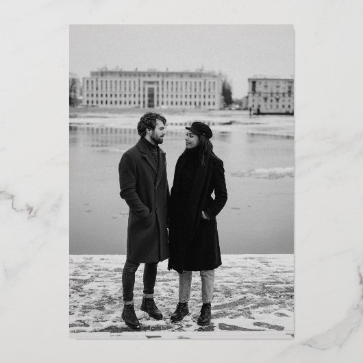 Minimalistisch modern Roos Gold en fotohuwelijk Folie Uitnodiging (Achterkant)