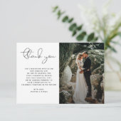 Minimalistisch modern script foto's simpele bruilo bedankkaart (Staand voorkant)