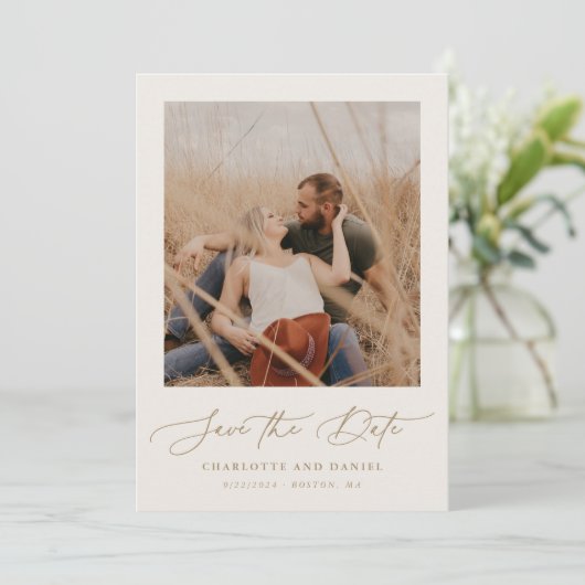 Minimalistisch modern script Lijst Beige Gold Save The Date (Staand voorkant)