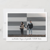 Minimalistisch modern script met foto-bruiloft aankondiging (Voorkant)