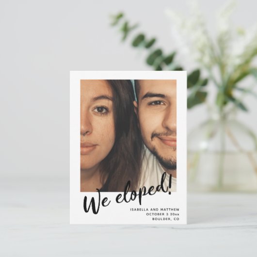 Minimalistisch modern script We hebben aangepaste  Aankondigingskaart (Staand voorkant)