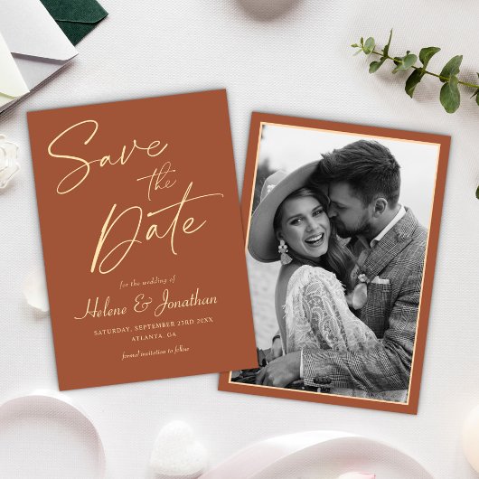 Minimalistisch modern script zwart-wit foto save the date