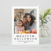 Minimalistisch Modern Spooky Happy Halloween 1 Fot Feestdagenkaart (Staand voorkant)