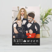 Minimalistisch Modern Spooky Happy Halloween 1 Fot Feestdagenkaart (Staand voorkant)