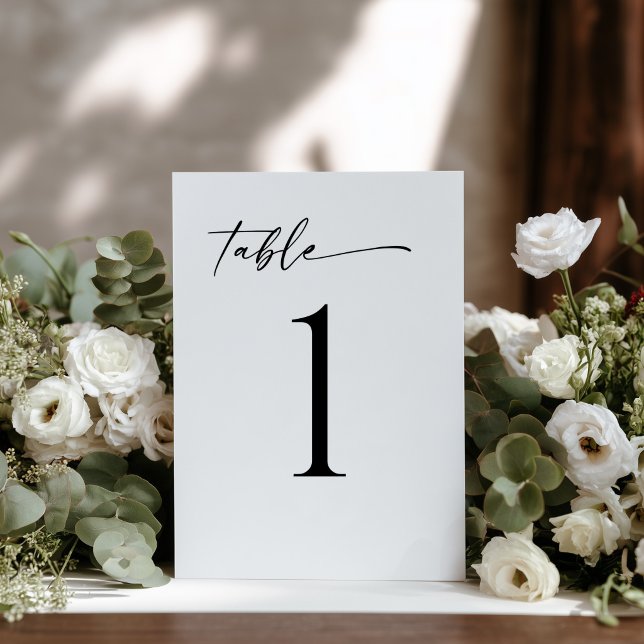 Minimalistisch Modern Tafelnummer (Simple Editorial Design Table Number Card)