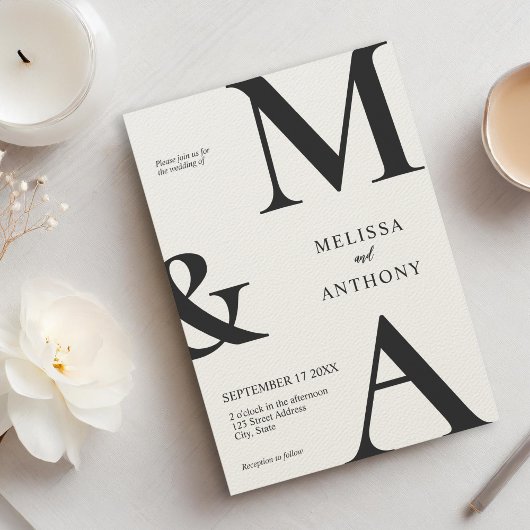 Minimalistisch modern zwart en ecru trouwmonogram kaart