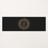 Minimalistisch modern zwart monogram goud yogamat (Voorkant (horizontaal))