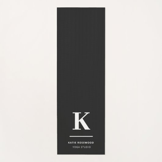 Minimalistisch modern zwart-wit monogram yogamat (Voorkant)