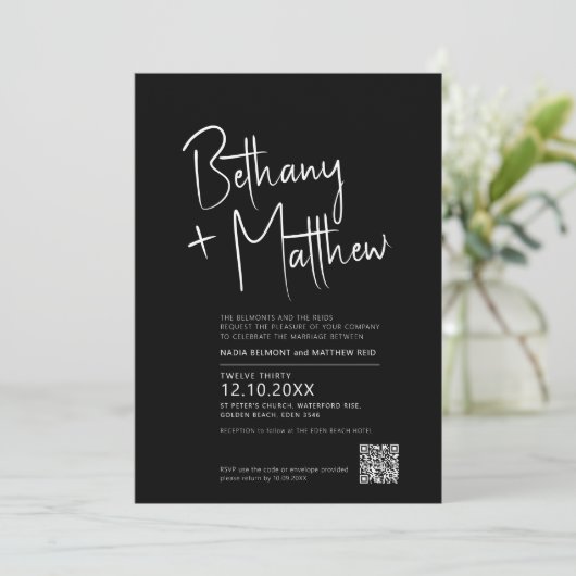 Minimalistisch mono-kalligrafisch script QR RSVP Kaart (Staand voorkant)