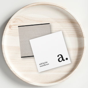 Minimalistisch Monogram Beige Faux Linnen Initiaal Notitiekaartje