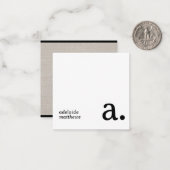 Minimalistisch Monogram Beige Faux Linnen Initiaal Notitiekaartje (Voorkant / Achterkant in situ)