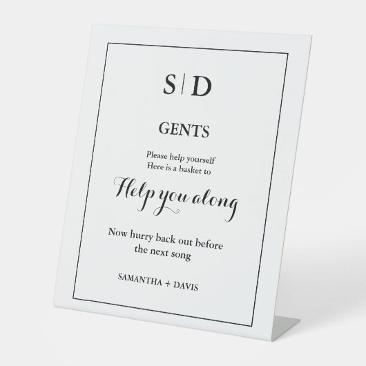 Minimalistisch Monogram Bruiloft Badkamer Mand Tek Reclamebord Met Voetstuk (Voorkant)