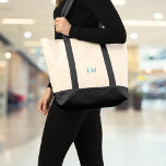 minimalistisch monogram canvas tote bag<br><div class="desc">Verbeter uw dagelijkse routine met deze minimalistische monogram canvas canvas tas. Personaliseer het met uw eigen initialen of die van een geliefde voor een slank, stijlvol statement stuk. Van boodschappen tot gymspullen, het is ruim genoeg om alledaagse benodigdheden met gemak te behandelen. Het strakke, tijdloze ontwerp maakt het ideaal voor...</div>