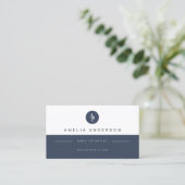 Minimalistisch Monogram Diep Navyblauw Qr Code Visitekaartje (Staand voorkant)