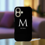 Minimalistisch monogram eenvoudig iPhone 16 hoesje<br><div class="desc">Deze iPhone 16 hoesje combineert eenvoud en moderne esthetiek voor een strakke, verfijnde look. Het ontwerp is gemaakt voor degenen die ingetogen elegantie waarderen en beschikt over een minimalistisch monogram in een schoon, eigentijds lettertype, waarbij de voornaam netjes onder het monogram wordt weergegeven. De lay-out zorgt voor een stijlvolle persoonlijke...</div>