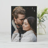 Minimalistisch monogram foto save the date (Staand voorkant)