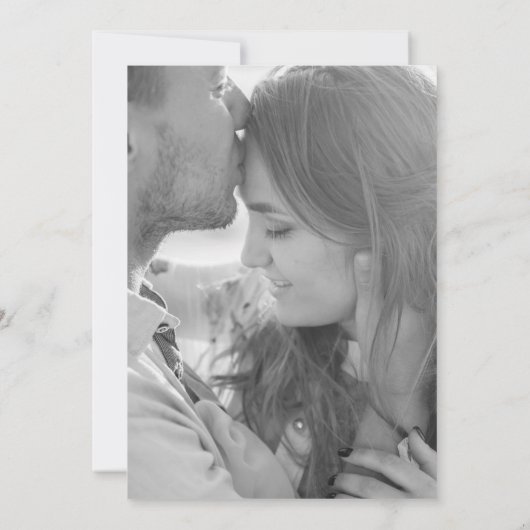 Minimalistisch monogram foto-weddenschap aankondiging (Achterkant)