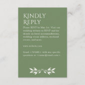 Minimalistisch monogram gestreept gedempt groen RSVP kaartje (Voorkant)