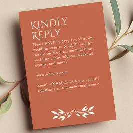 Minimalistisch monogram gestreept koperrood RSVP kaartje