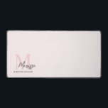 Minimalistisch Monogram Initiaal & Naam Pastel Roz Bureaumat<br><div class="desc">Verbeter uw werkruimte met onze Minimalistic Monogram Initiaal & Name Pastel Pink Desk Mat. Deze stijlvolle en functionele bureaumat heeft een strak ontwerp met een gepersonaliseerd monogram en naam, waardoor een vleugje elegantie aan uw kantoor of studiegebied wordt toegevoegd. Deze tas is vervaardigd uit hoogwaardige materialen en biedt een glad...</div>