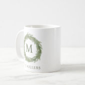 Minimalistisch Monogram krans Kerstmis Koffiemok (Voorkant links)