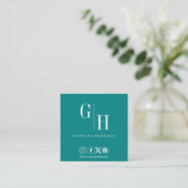 Minimalistisch Monogram QR Code Teal Vierkante Visitekaartje (Staand voorkant)