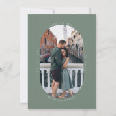 Minimalistisch Monogram Saliegroen Trouwfoto Save The Date (Achterkant)