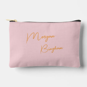 Minimalistisch monogram schrift roze etui