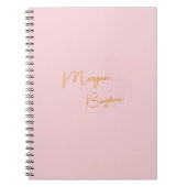 Minimalistisch monogram schrift roze notitieboek (Voorkant)